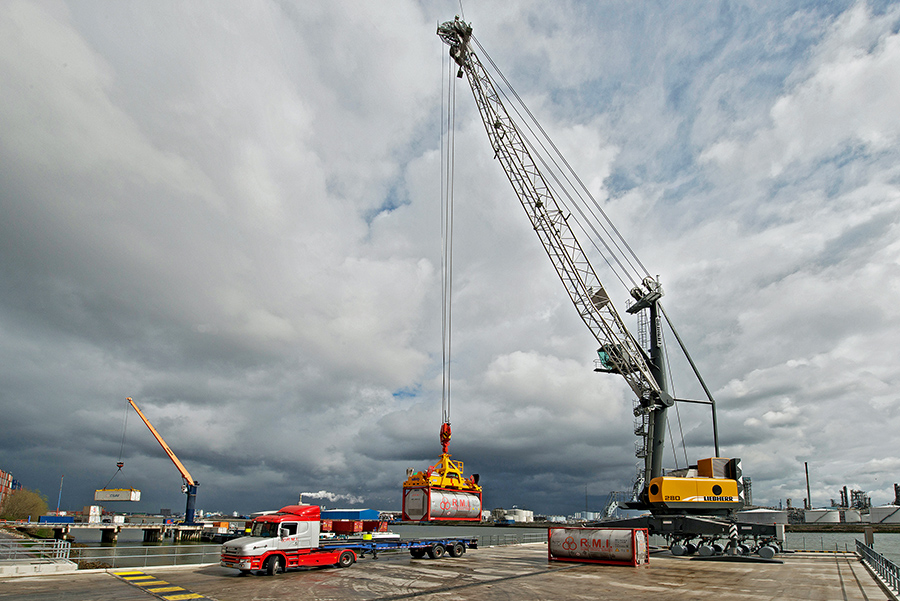 Crane Pelabuhan Liebherr LHM 280